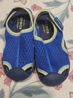 CROCS Kids Blue and Yellow Mesh Water Shoes